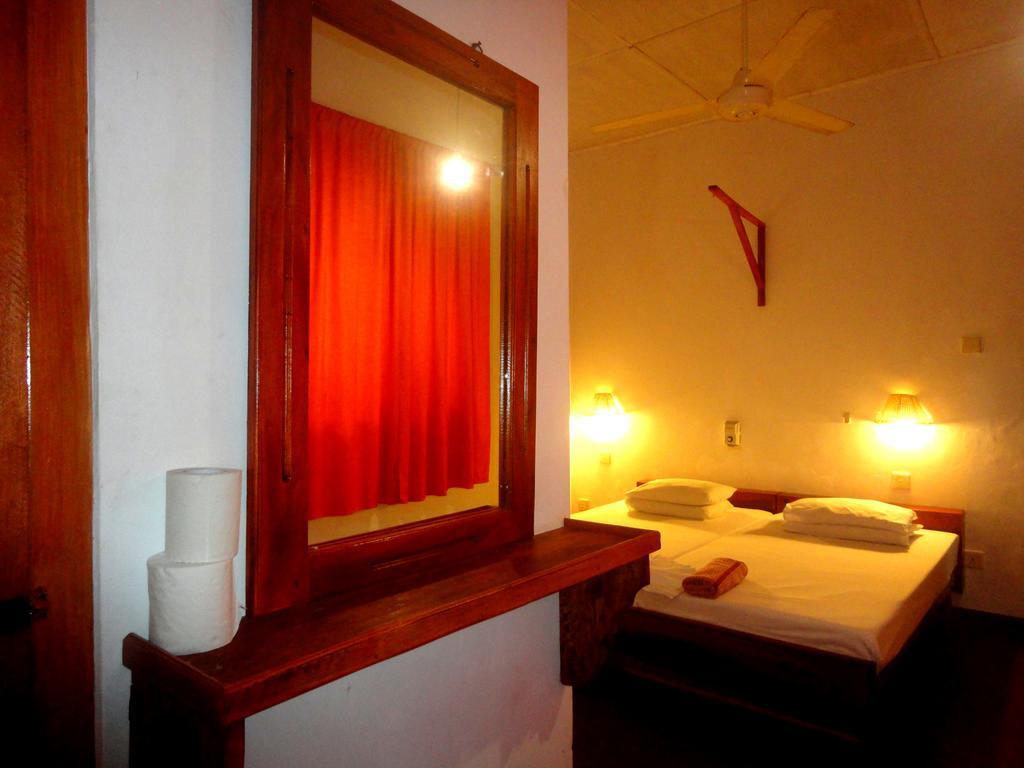 Star Holiday Resort Hikkaduwa Esterno foto