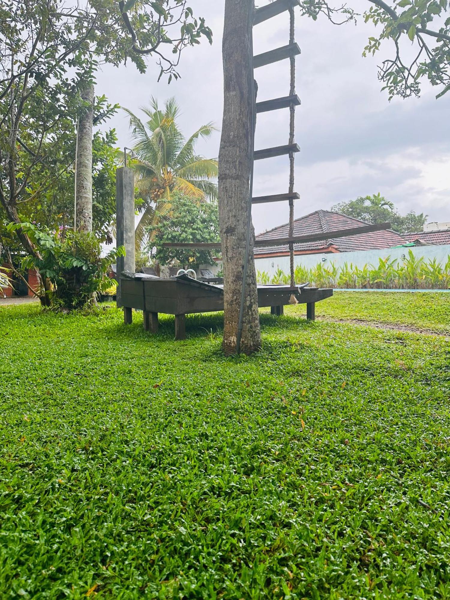 Star Holiday Resort Hikkaduwa Esterno foto