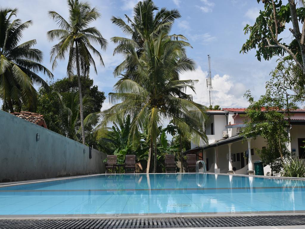 Star Holiday Resort Hikkaduwa Esterno foto