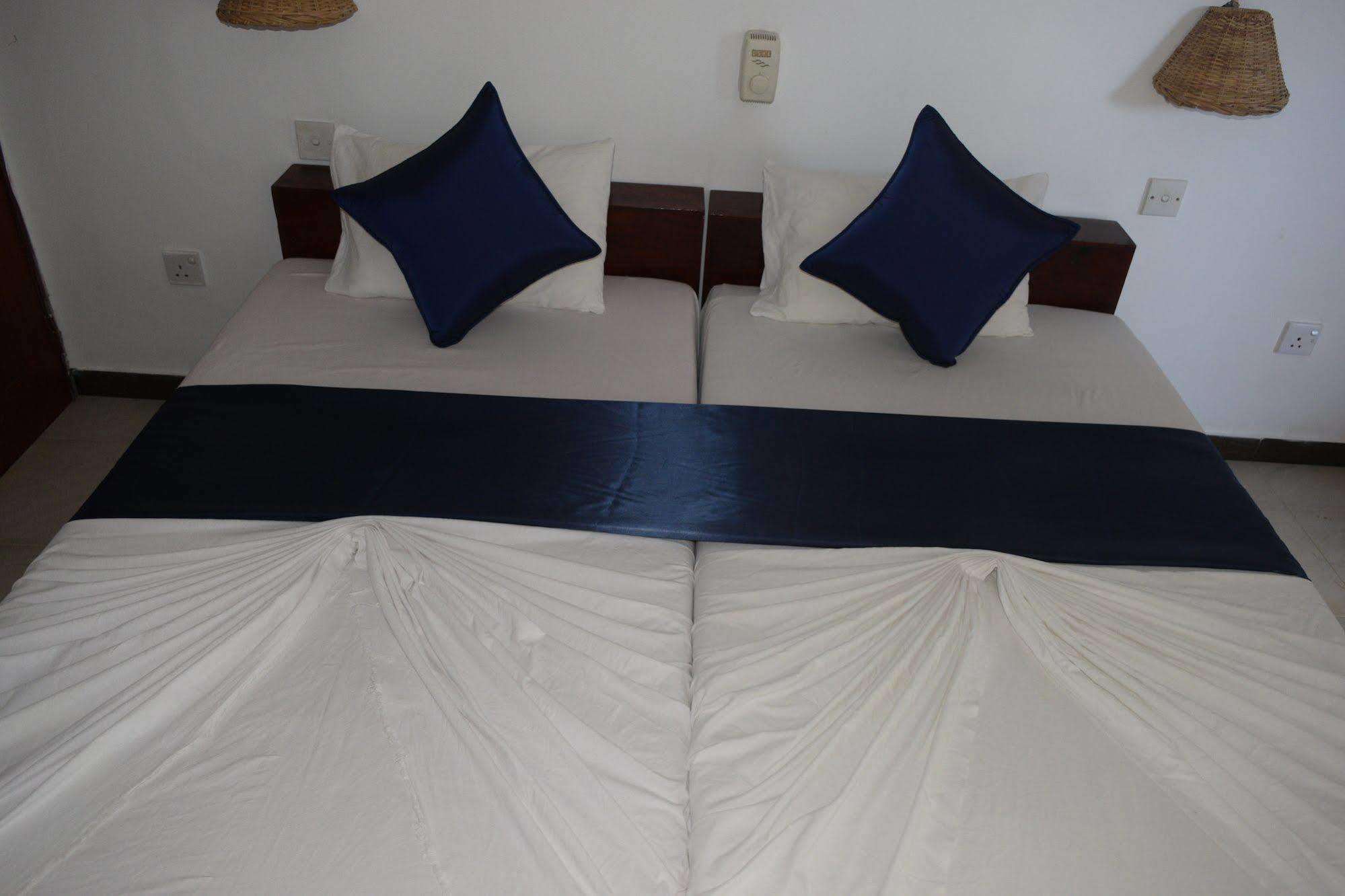 Star Holiday Resort Hikkaduwa Esterno foto