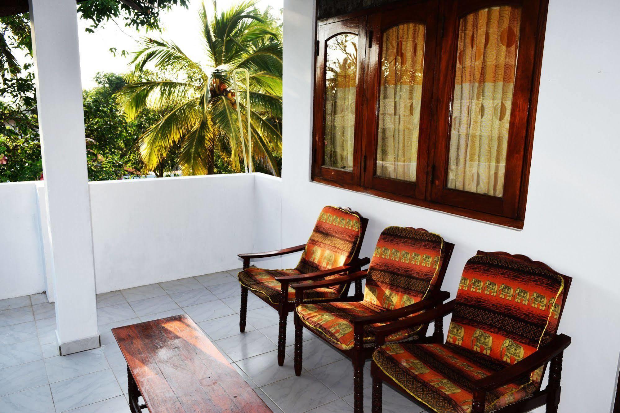 Star Holiday Resort Hikkaduwa Esterno foto