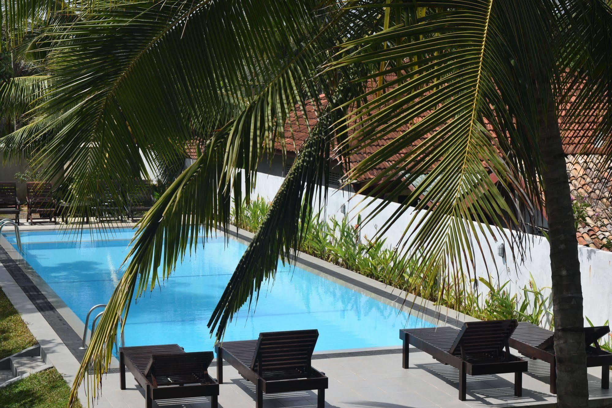 Star Holiday Resort Hikkaduwa Esterno foto