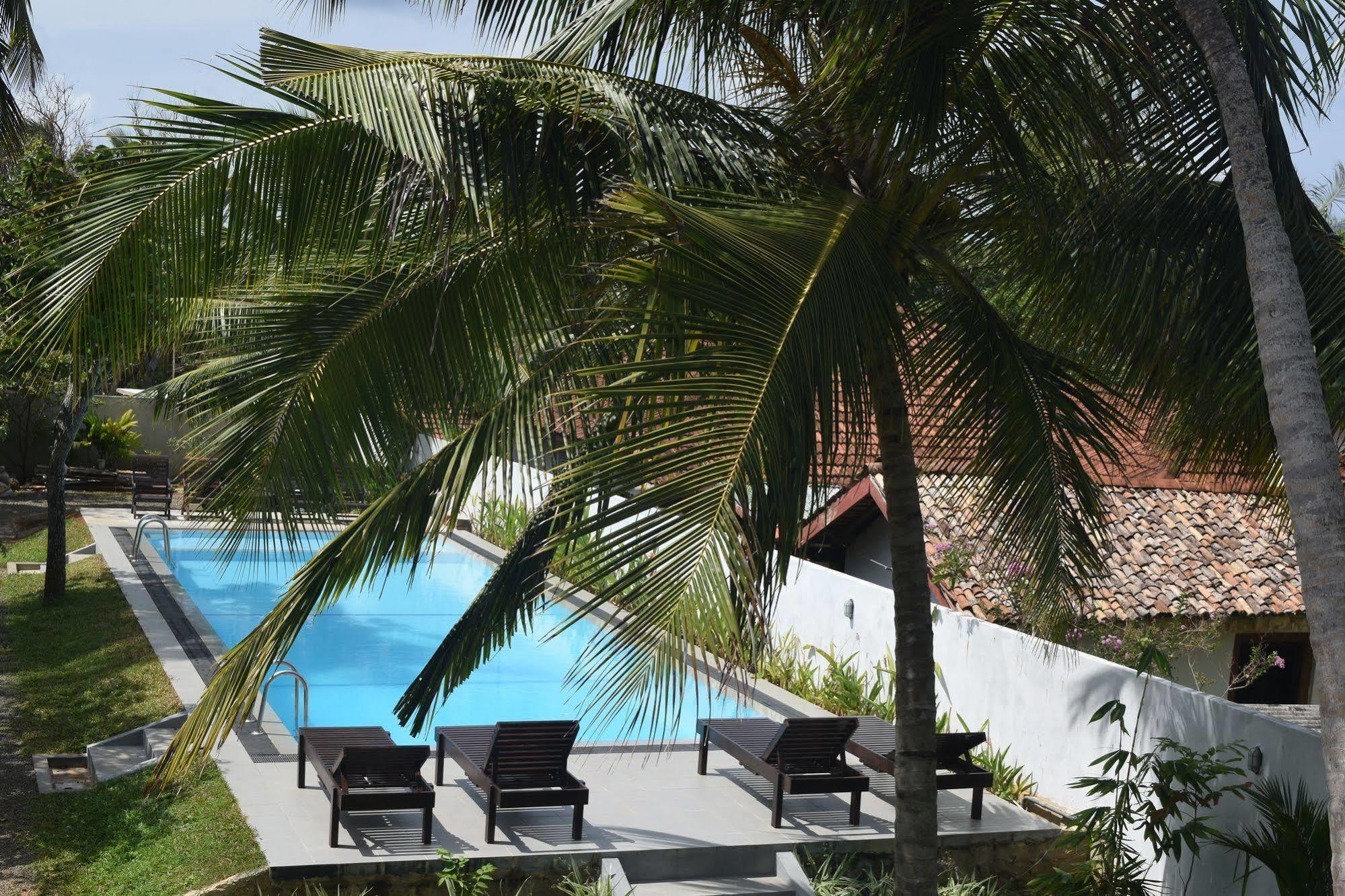 Star Holiday Resort Hikkaduwa Esterno foto