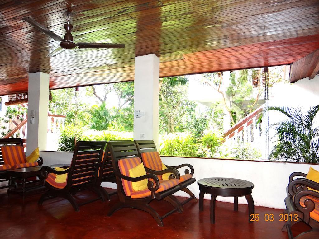 Star Holiday Resort Hikkaduwa Esterno foto