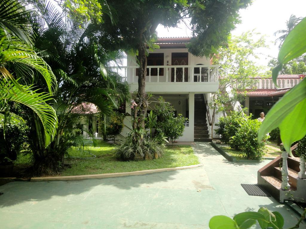 Star Holiday Resort Hikkaduwa Esterno foto