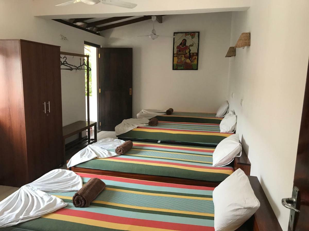 Star Holiday Resort Hikkaduwa Esterno foto